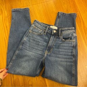 Abercrombie & Fitch The Mom High Rise Jeans 25/0